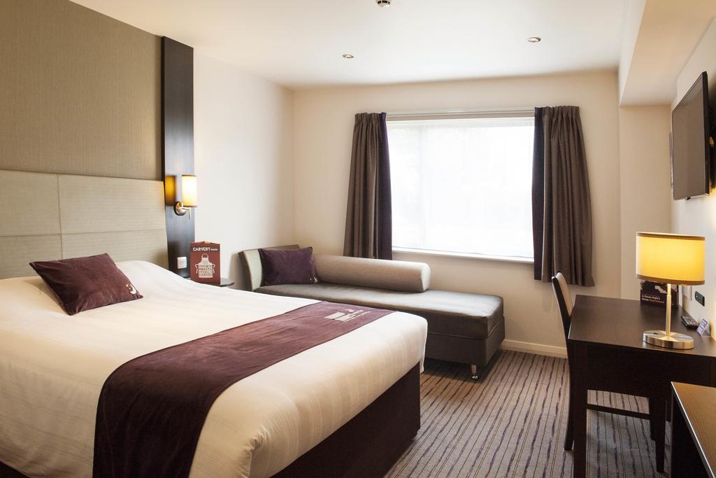 Premier Inn London City - Aldgate Δωμάτιο φωτογραφία